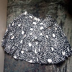 Skirt - Diane Von Furstenberg- size Large - Black, white tulips and polka dots